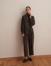 çıtçıt kapamalı ipeksi gömlek koyu haki 3